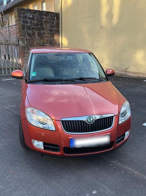 Gebraucht Skoda Fabia 60 PS (44 kW) 2010 Orange Kleinwagen