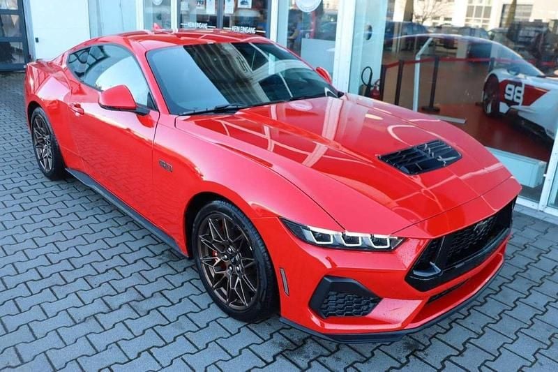 Neu Ford Mustang Fastback 446 PS (328 kW) 2026 Racered Coupé