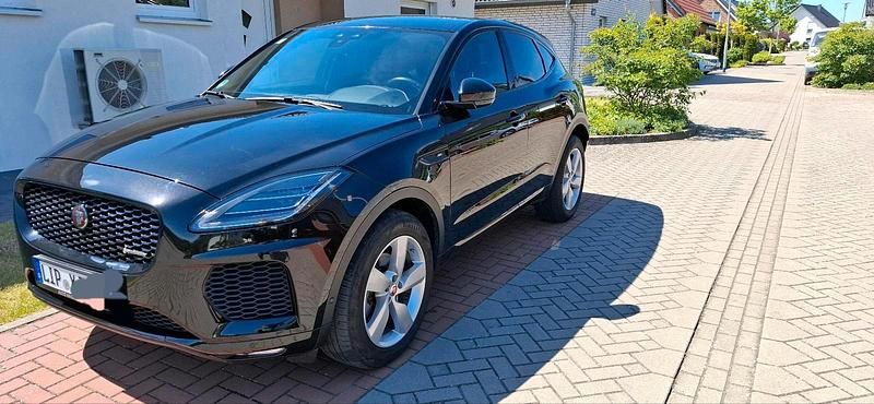 Schwarz Gebraucht 2018 Jaguar E-Pace R SUV | 17.950 € (Fairer Preis) - Bild 1/4