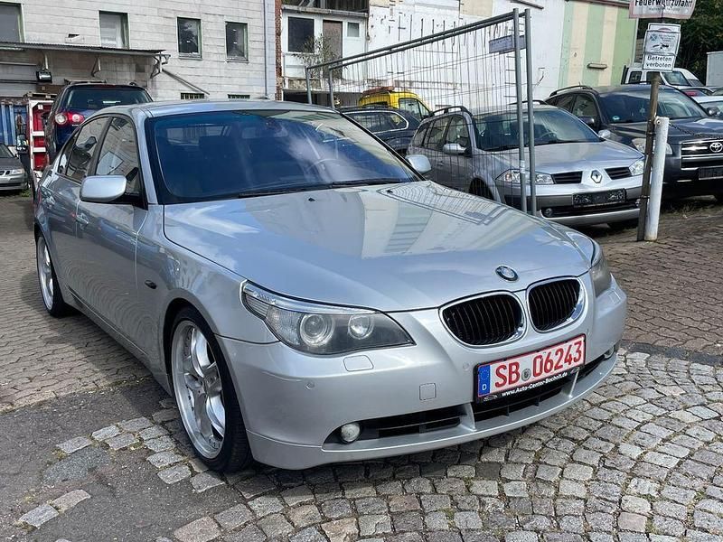 Silber Gebraucht 2005 BMW 535 Sport Line Limousine | 5.990 € (Superpreis) - Bild 1/4