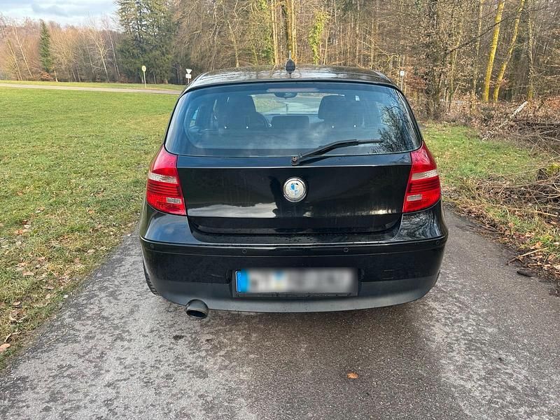 Gebraucht BMW 120 170 PS (125 kW) 2008 Schwarz Kleinwagen