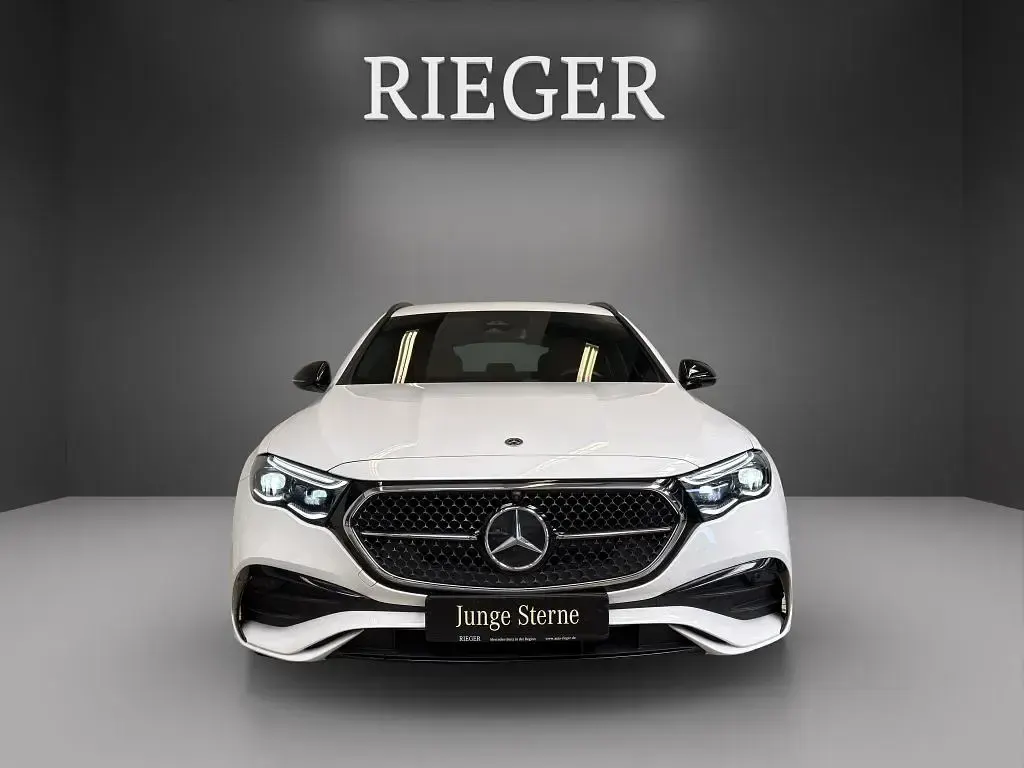 Gebraucht Mercedes E300 AMG 313 PS (230 kW) 2025 Weiß Kombi