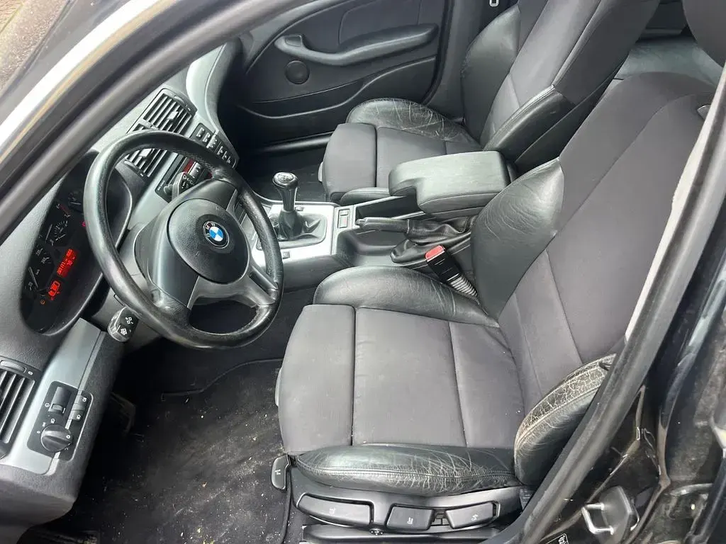 Brugt BMW 325 192 HK (141 kW) 2001 Sort Sedan