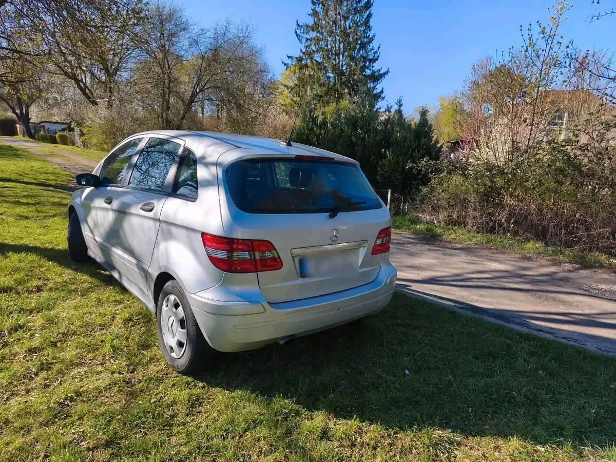 Gebraucht Mercedes B170 116 PS (85 kW) 2007 Silber Van / Kleinbus