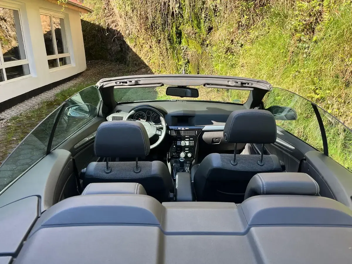 Gebraucht Opel Astra Cabriolet 150 PS (110 kW) 2007 Schwarz Cabrio