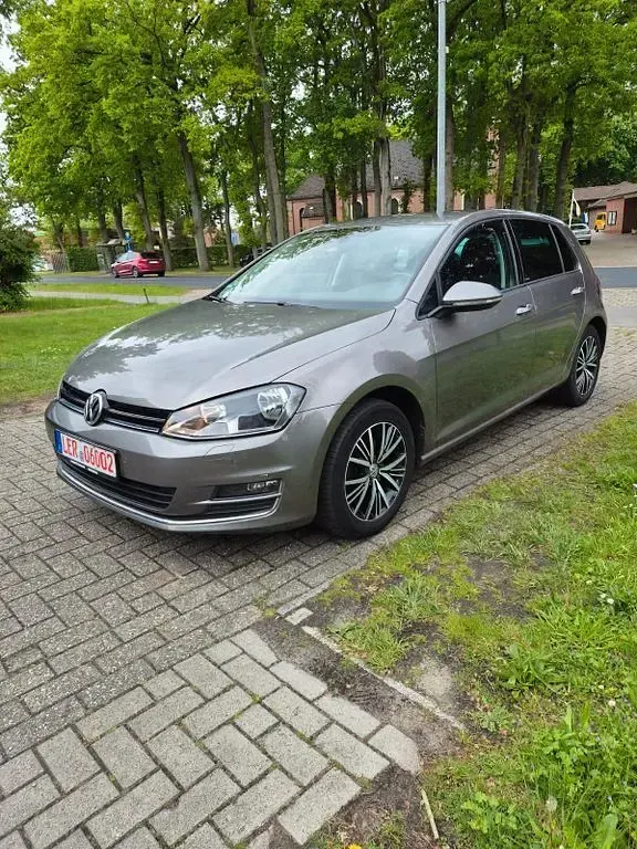 Gebraucht VW Golf VII Allstar 125 PS (91 kW) 2016 Grau Limousine