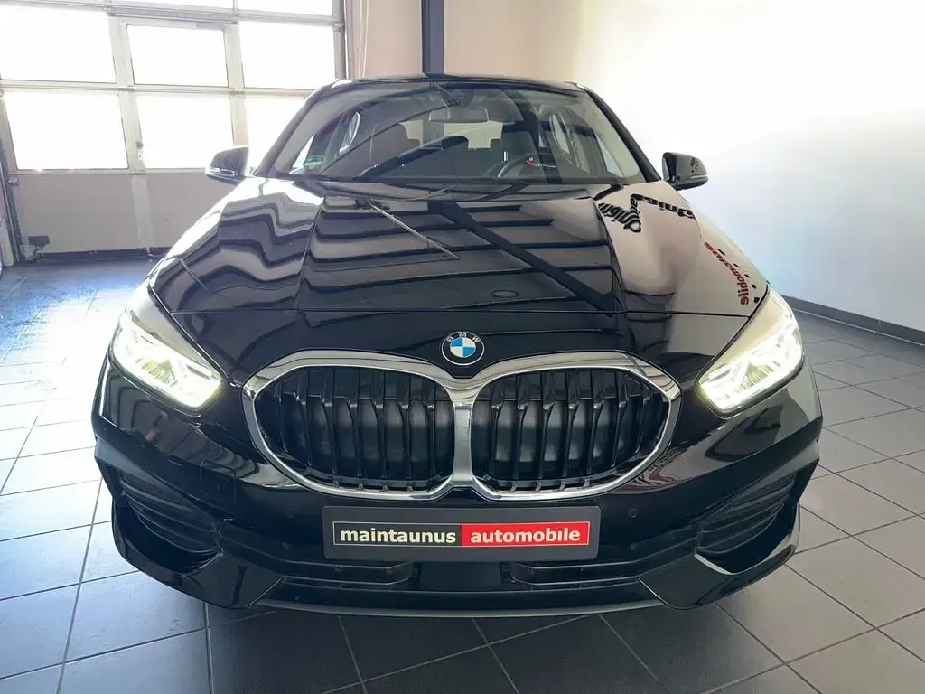 Gebraucht BMW 118 Advantage 136 PS (100 kW) 2022 Schwarz Limousine