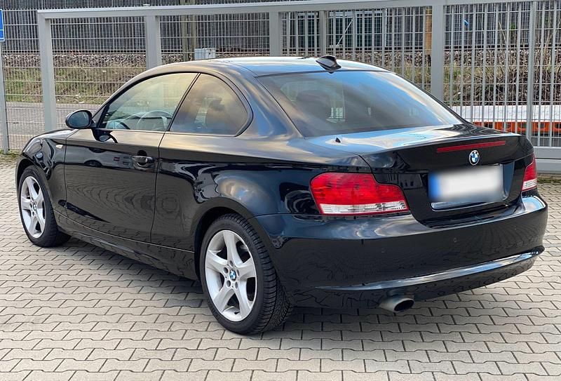 Gebraucht BMW 120 Coupé Shadowline 177 PS (130 kW) 2009 Schwarz Coupé