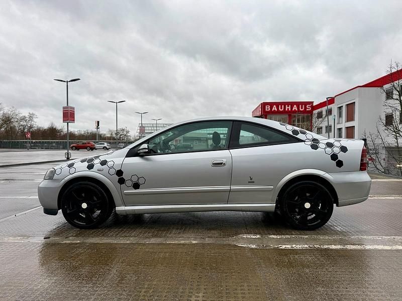 Gebraucht Opel Astra Sport 125 PS (91 kW) 2003 Silber Coupé