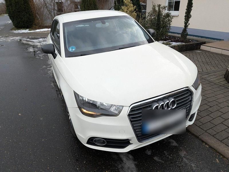 Gebraucht Audi A1 Attraction 86 PS (63 kW) 2010 Weiß Kleinwagen