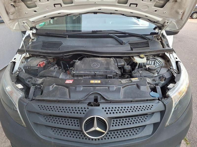 Weiß Gebraucht 2016 Mercedes Vito Van / Kleinbus | 12.900 € (Etwas zu teuer) - Bild 1/4