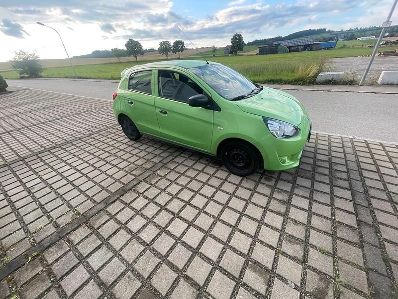 Grün Gebraucht 2014 Mitsubishi Space Star Kleinwagen | 3.880 € (Guter Preis) - Bild 1/4