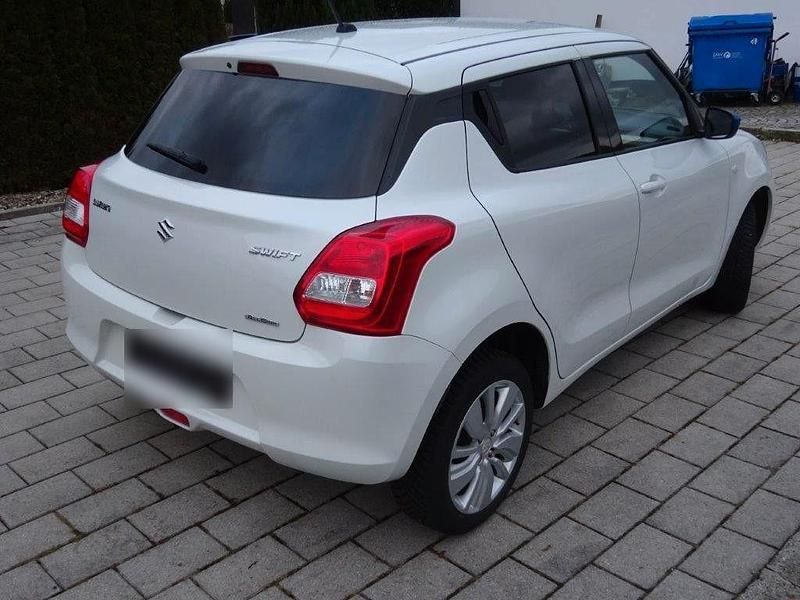 Gebraucht Suzuki Swift Comfort 90 PS (66 kW) 2017 Weiß Kleinwagen