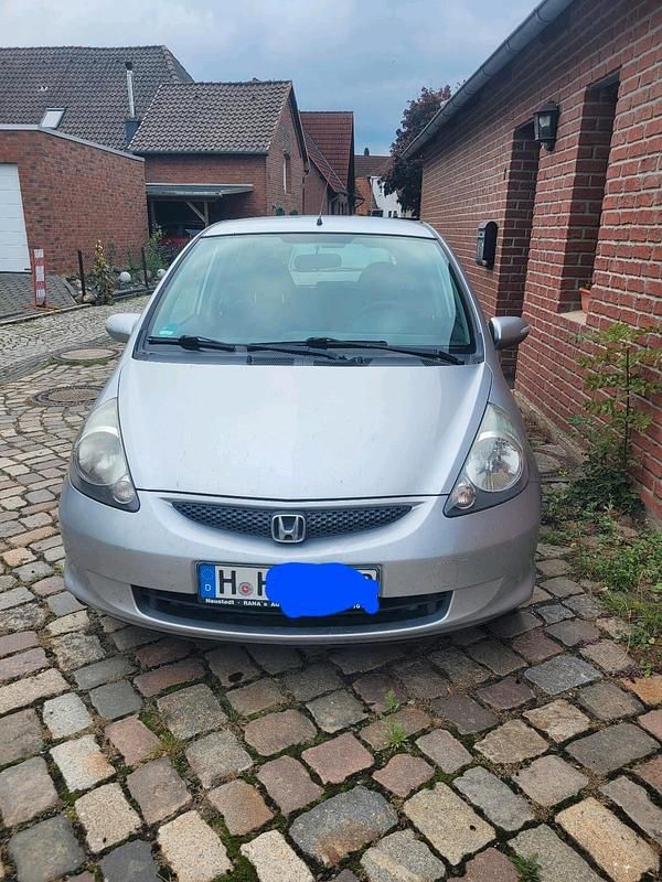 Grau Gebraucht 2006 Honda Jazz Kleinwagen | 800 € (Guter Preis) - Bild 1/4