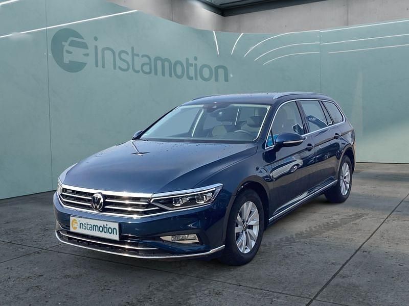 Blau Gebraucht 2024 VW Passat Kombi | 40.649 € (Guter Preis) - Bild 1/4