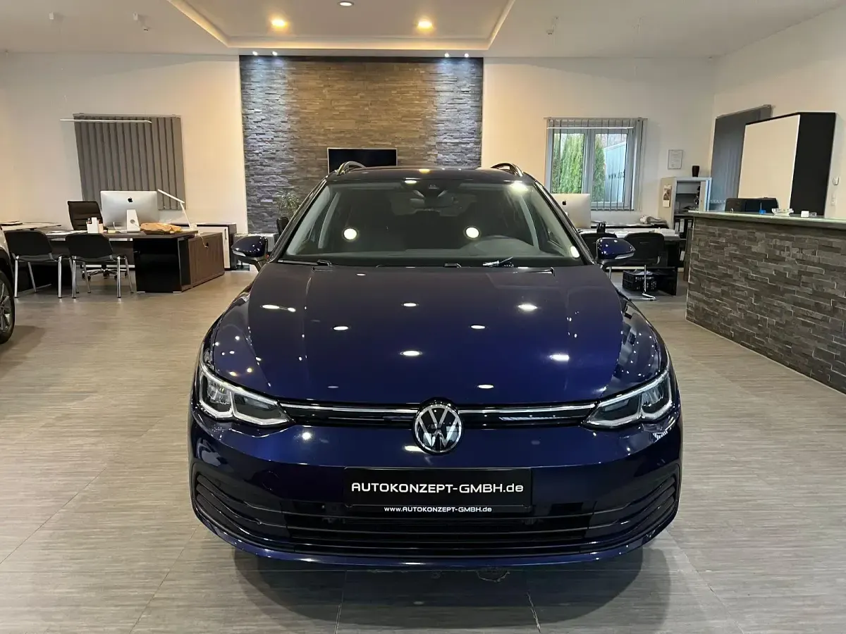 Gebraucht VW Golf VIII 150 PS (110 kW) 2021 Blau Kombi