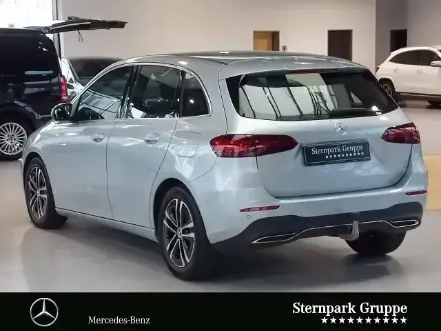 Gebraucht Mercedes B200 Progressive 177 PS (130 kW) 2024 Lack hightechsilber Kleinwagen