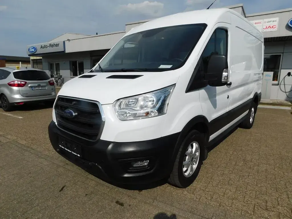 Gebraucht Ford Transit Trend 131 PS (96 kW) 2021 Weiß Van