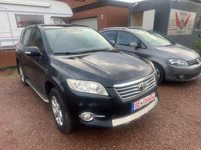 Blau Gebraucht 2011 Toyota RAV4 SUV | 11.899 € (Etwas zu teuer) - Bild 1/4