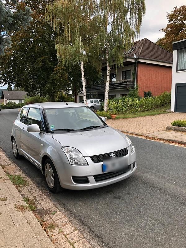 Silber Gebraucht 2008 Suzuki Swift Kleinwagen | 2.300 € (Fairer Preis) - Bild 1/2