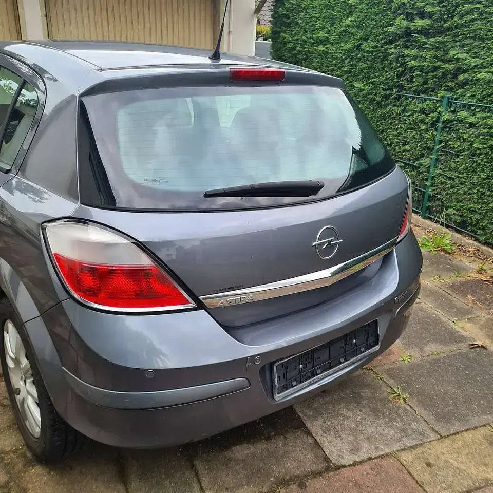 Gebraucht Opel Astra 90 PS (66 kW) 2004 Limousine