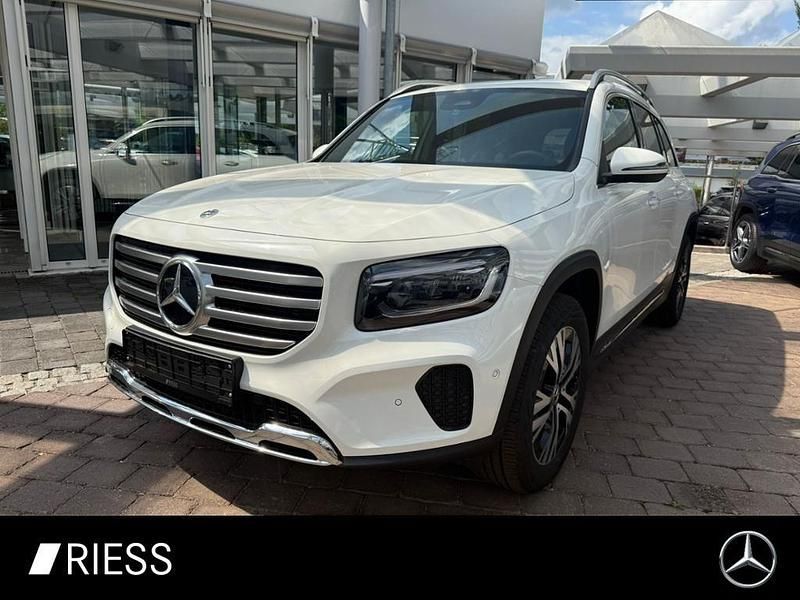 Unilack polarweiß Gebraucht 2024 Mercedes GLB200 Progressive SUV | 39.900 € (Fairer Preis) - Bild 1/4