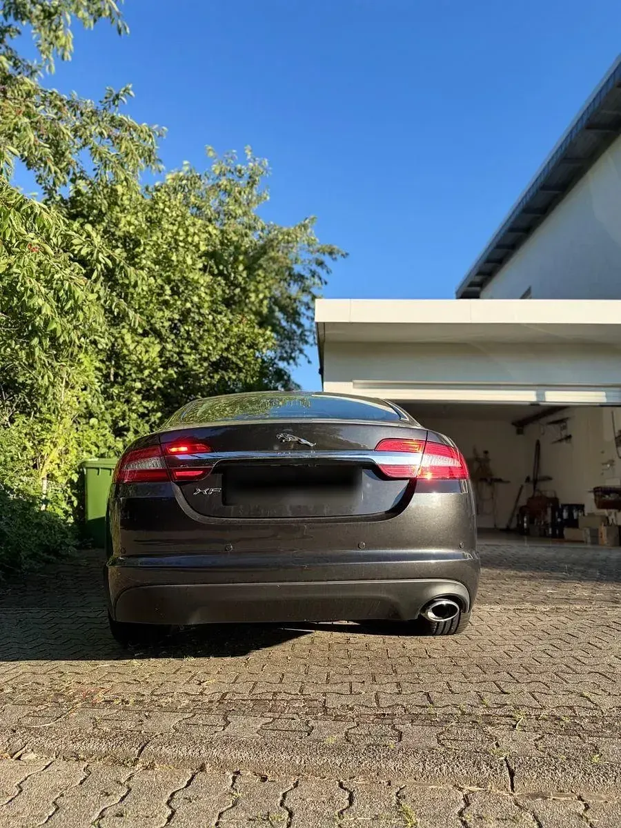 Gebraucht Jaguar XF 200 PS (147 kW) 2012 Schwarz Limousine