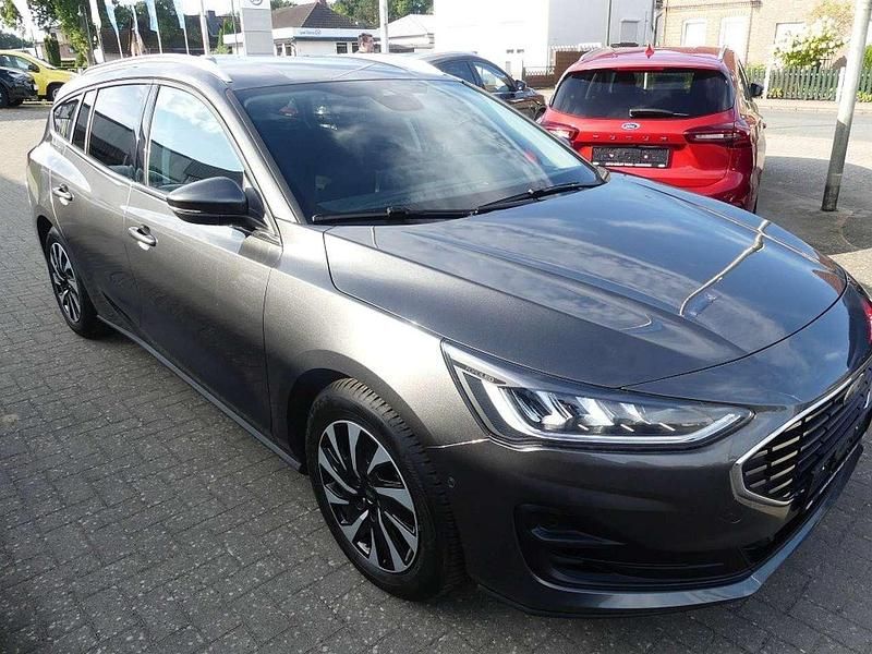 Gebraucht Ford Focus Titanium 125 PS (91 kW) 2024 Magnetic grau met. (metallic) Kombi