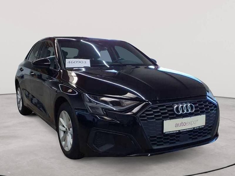 Brillantschwarz Gebraucht 2021 Audi A3 Sportback Limousine | 21.590 € (Guter Preis) - Bild 1/4