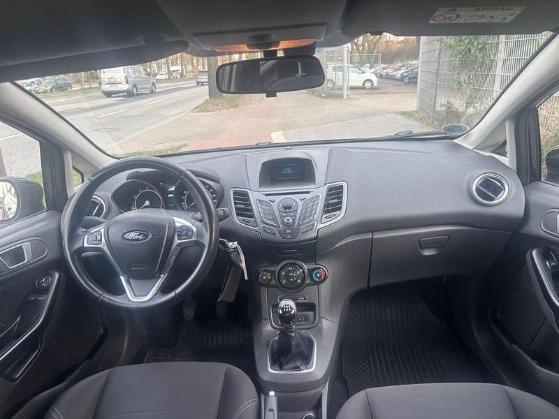 Gebraucht Ford Fiesta Trend+ 101 PS (74 kW) 2017 Schwarz Limousine