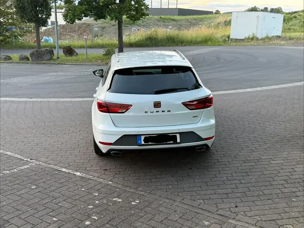 Gebraucht Seat Leon 4Drive 300 PS (220 kW) 2019 Weiß Limousine