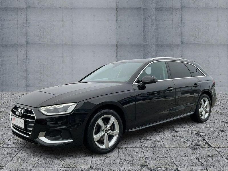 Gebraucht Audi A4 Advanced Plus 163 PS (119 kW) 2023 Mythosschwarz metallic Kombi