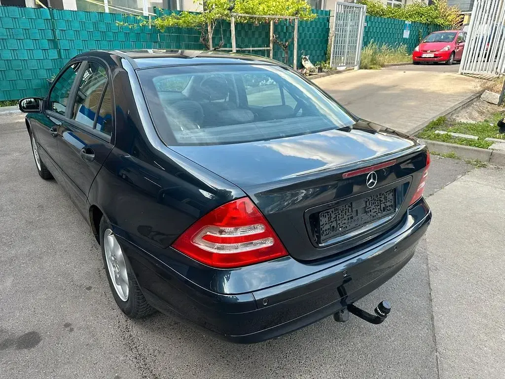 Gebraucht Mercedes C180 143 PS (105 kW) 2003 Schwarz Limousine