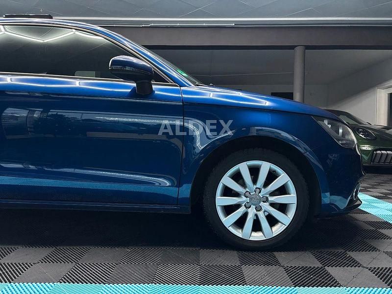 Gebraucht Audi A1 Attraction 90 PS (66 kW) 2015 Blau Kleinwagen