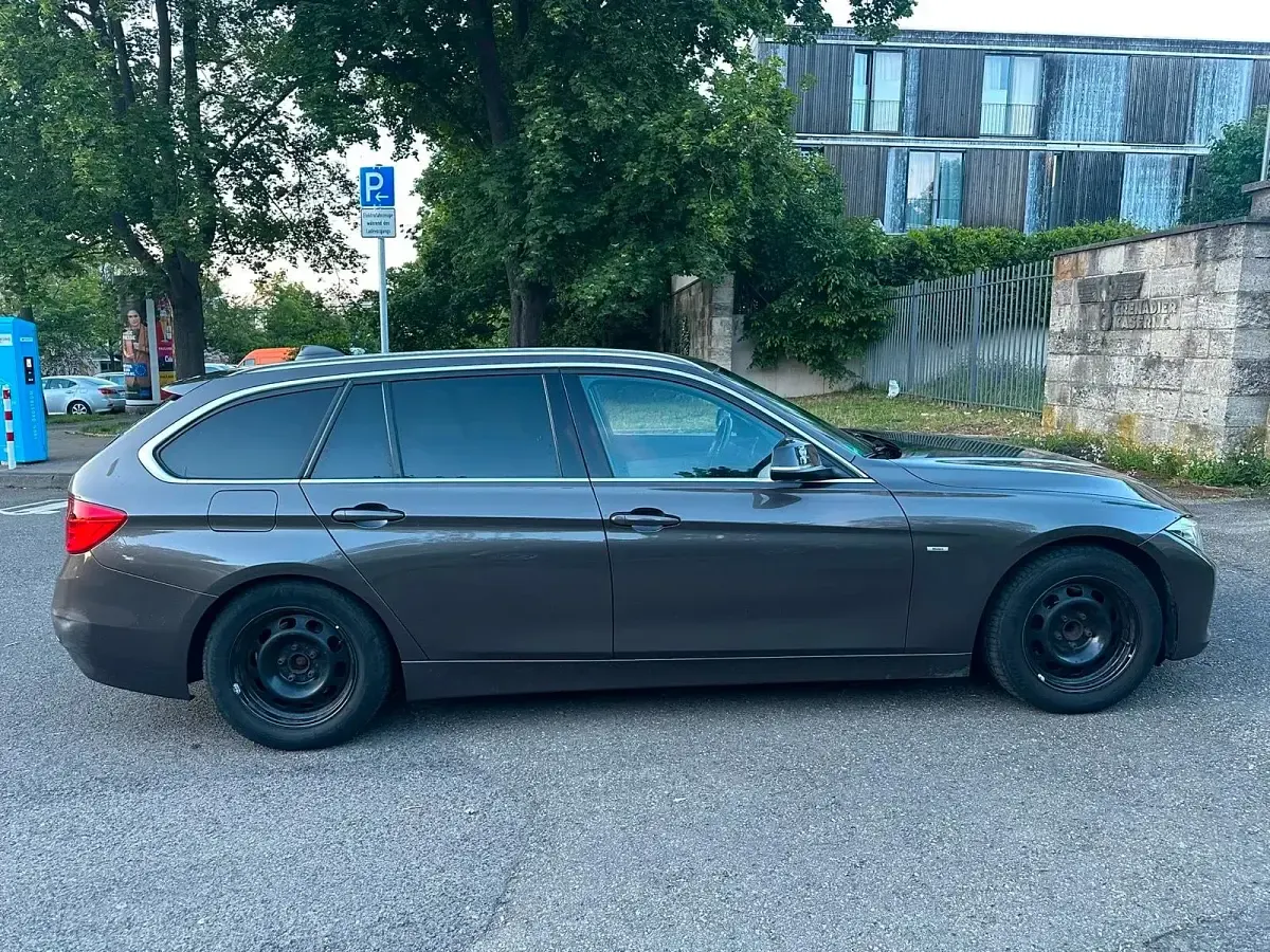 Gebraucht BMW 320 184 PS (135 kW) 2013 Braun Kombi