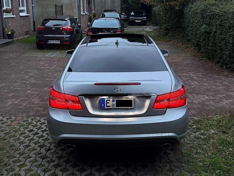 Gebraucht Mercedes E350 Avantgarde 265 PS (194 kW) 2011 Grau Coupé