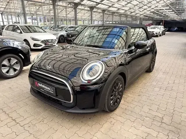 Gebraucht Mini ONE Essential 102 PS (75 kW) 2022 Schwarz Kleinwagen