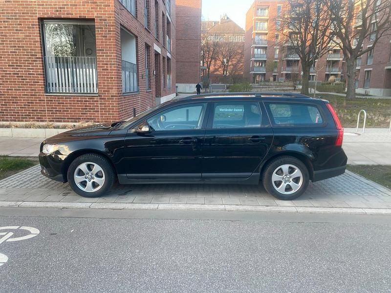 Używany Volvo V70 163 KM (119 kW) 2007 Czarny Kombi