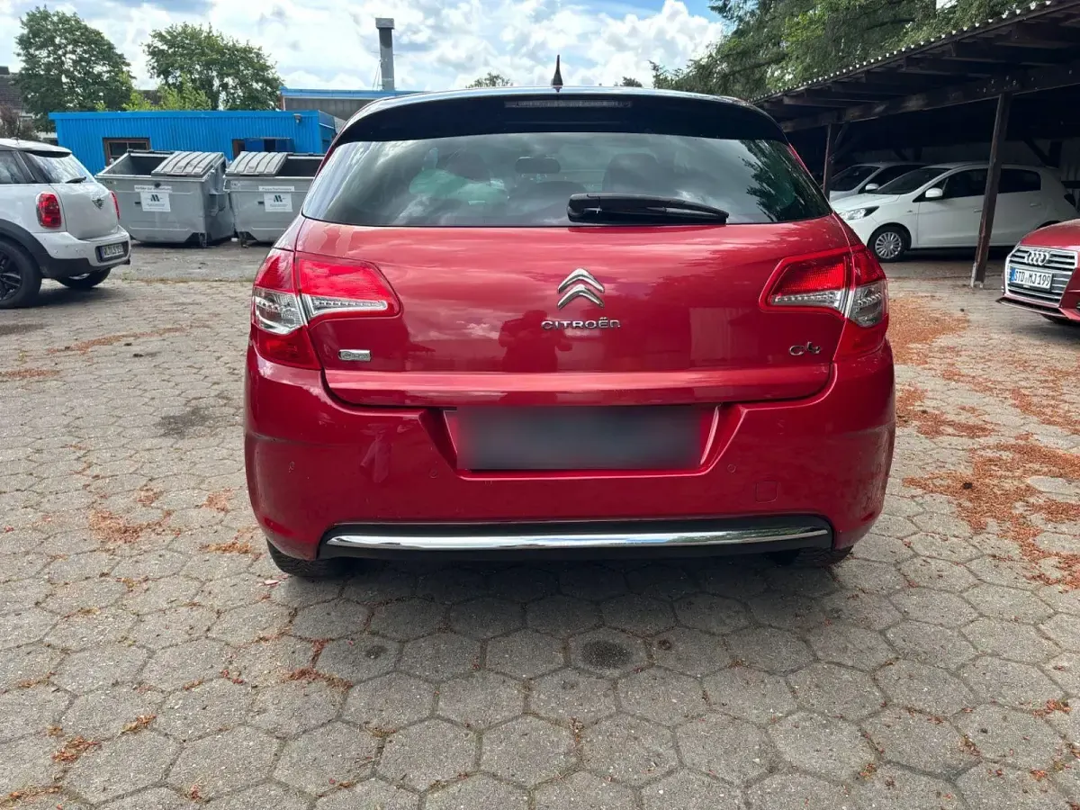 Gebraucht Citroën C4 Shine 120 PS (88 kW) 2011 Rot Limousine