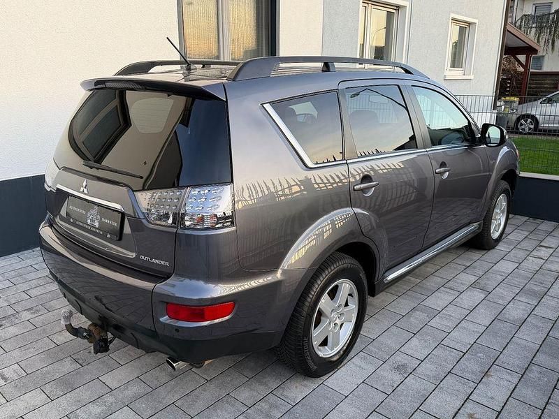 Gebraucht Mitsubishi Outlander Invite 147 PS (108 kW) 2011 Grau SUV