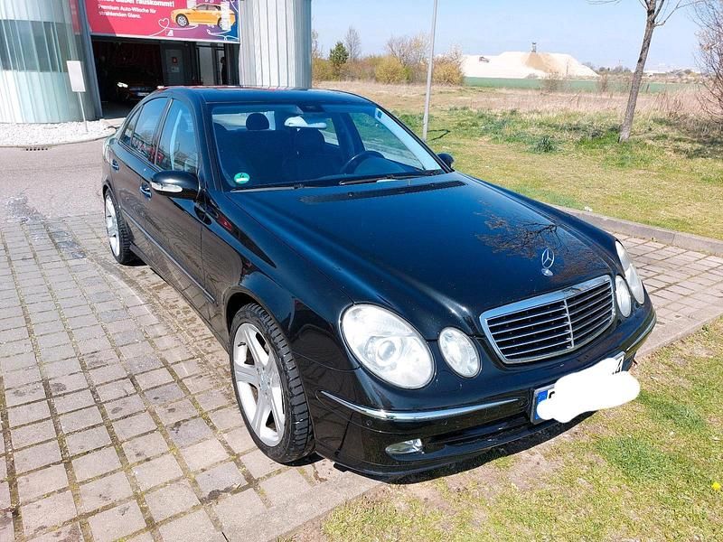 Schwarz Gebraucht 2003 Mercedes E320 Limousine | 3.500 € (Superpreis) - Bild 1/4