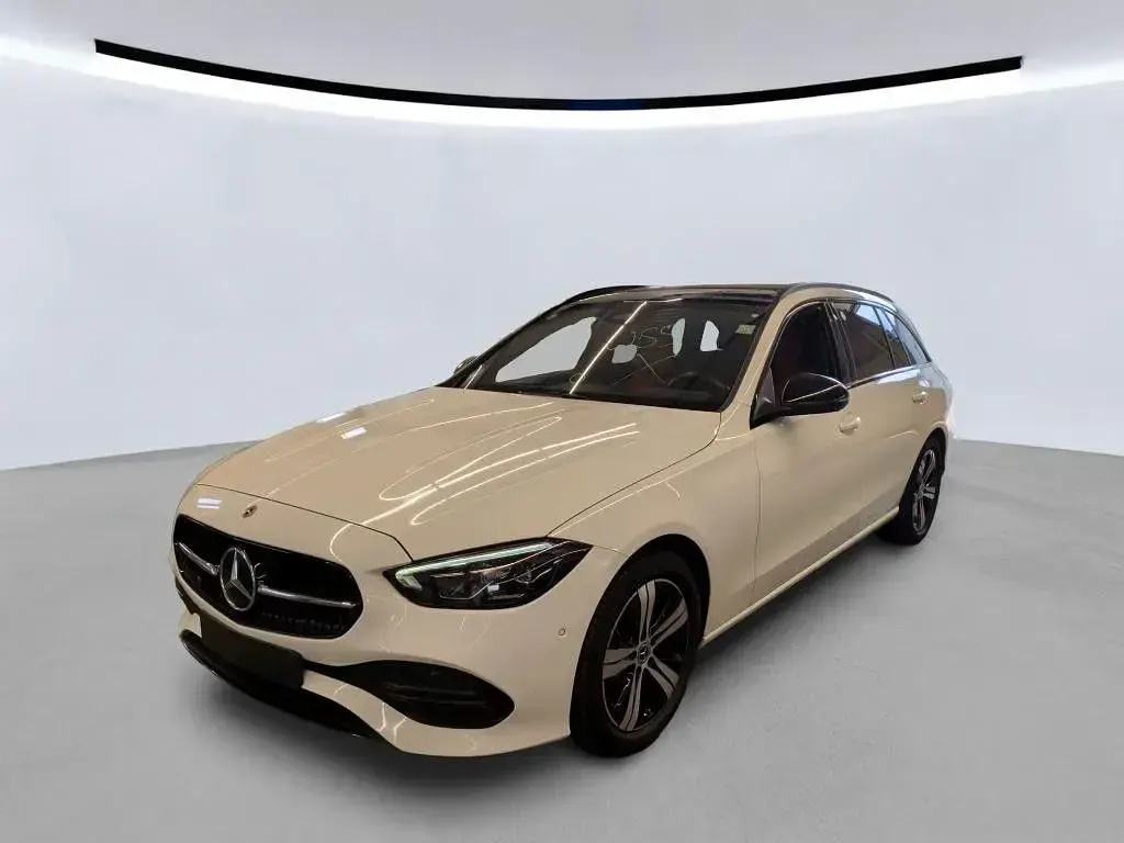 Gebraucht Mercedes 220 Night 200 PS (147 kW) 2021 Weiß Limousine