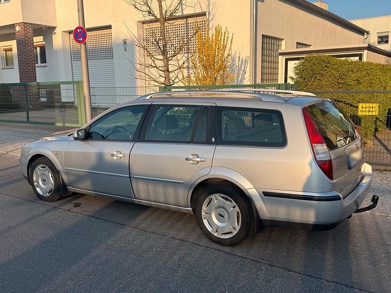 Gebraucht Ford Mondeo 130 PS (95 kW) 2005 Silber Kombi