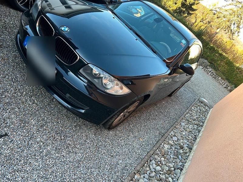 Schwarz Gebraucht 2008 BMW 118 Kleinwagen | 3.350 € (Fairer Preis) - Bild 1/4