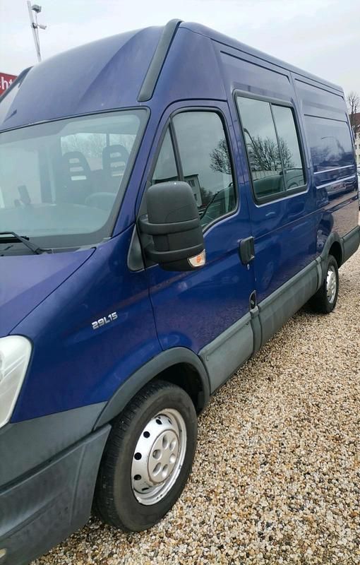Blau Gebraucht 2014 Iveco Daily Abholung | 10.999 € - Bild 1/3