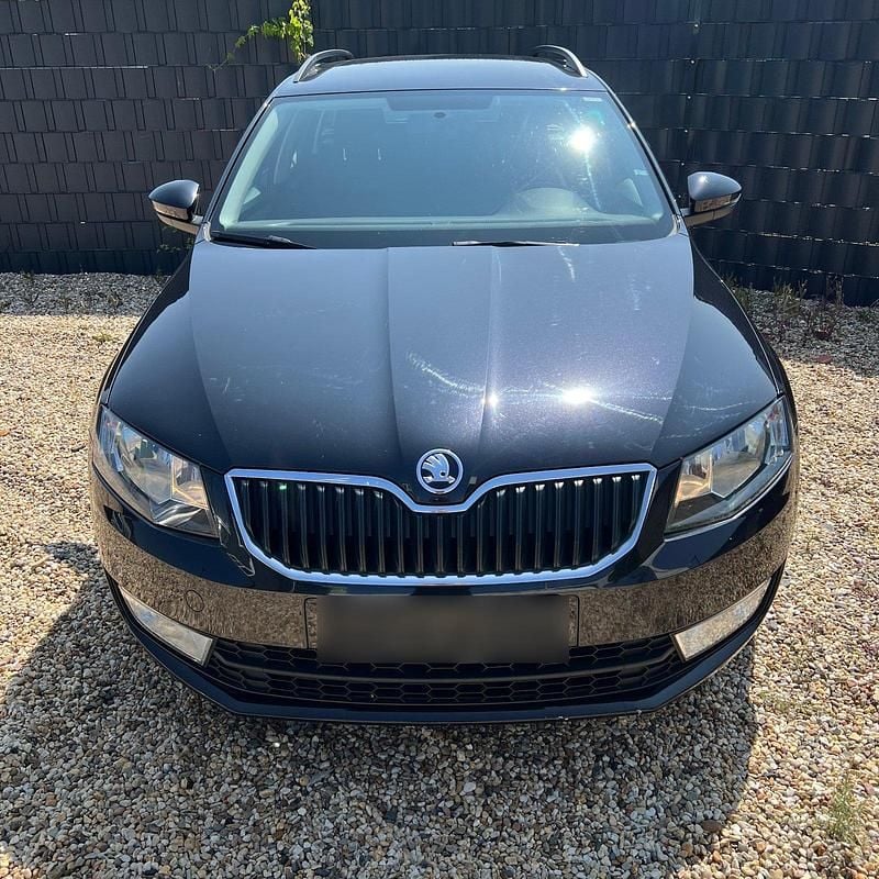 Gebraucht Skoda Octavia Ambition 110 PS (80 kW) 2016 Schwarz Kleinwagen