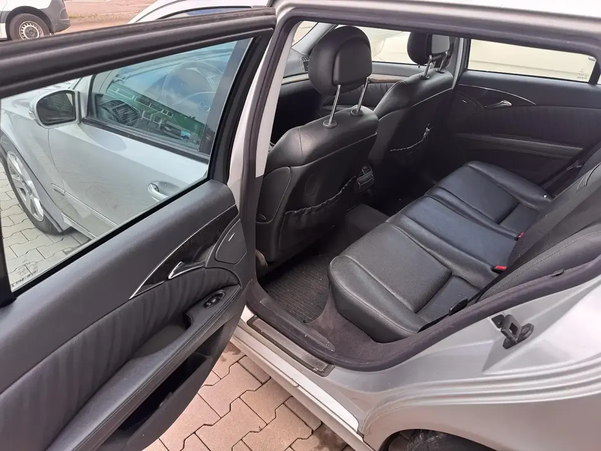 Gebraucht Mercedes E320 150 PS (110 kW) 2004 Silber Kombi