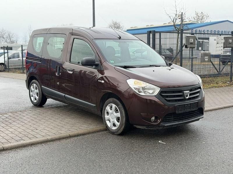 Gebraucht Dacia Dokker Ambiance 102 PS (75 kW) 2017 Braun Van / Kleinbus