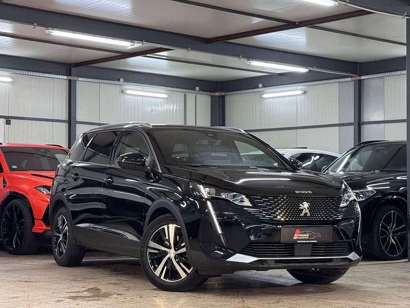 Lackierung schwarz perla nera/ Gebraucht 2022 Peugeot 5008 Allure SUV | 17.890 € (Fairer Preis) - Bild 1/4
