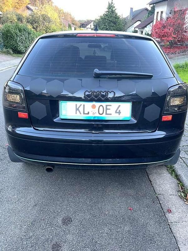 Gebraucht Audi A3 Ambiente 116 PS (85 kW) 2006 Schwarz Limousine